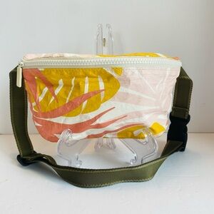 Aloha Tropics Mini Hip bag Starburst
8 1/2” X 5”